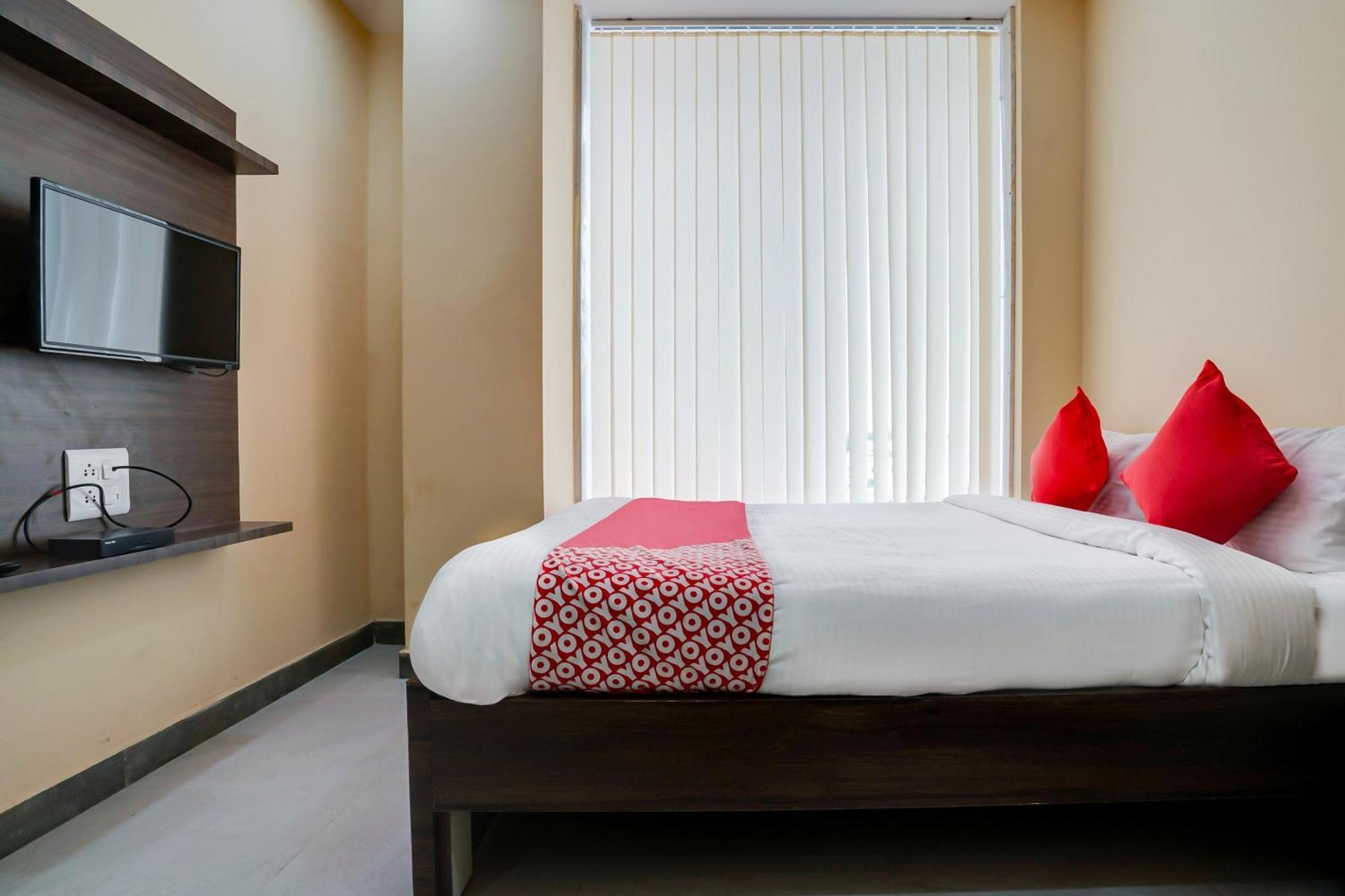 Hotel O Alekhya Residency Cafe Bahar Sururnagar Exterior photo